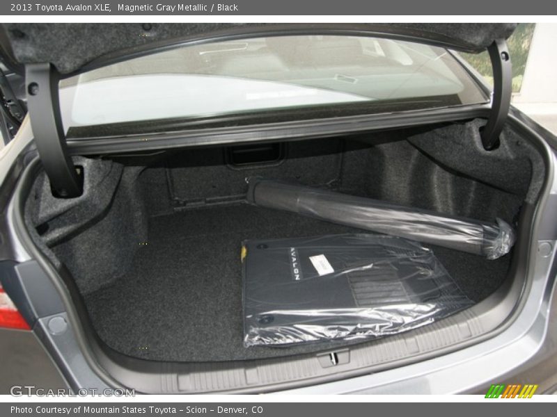 Magnetic Gray Metallic / Black 2013 Toyota Avalon XLE