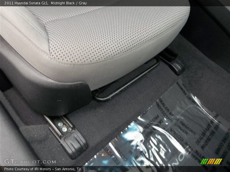 Midnight Black / Gray 2011 Hyundai Sonata GLS