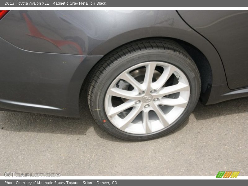 Magnetic Gray Metallic / Black 2013 Toyota Avalon XLE