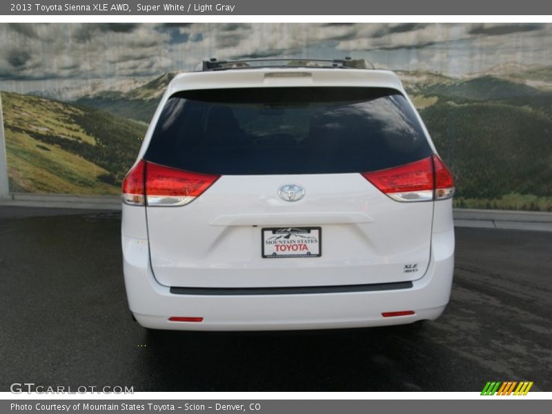 Super White / Light Gray 2013 Toyota Sienna XLE AWD