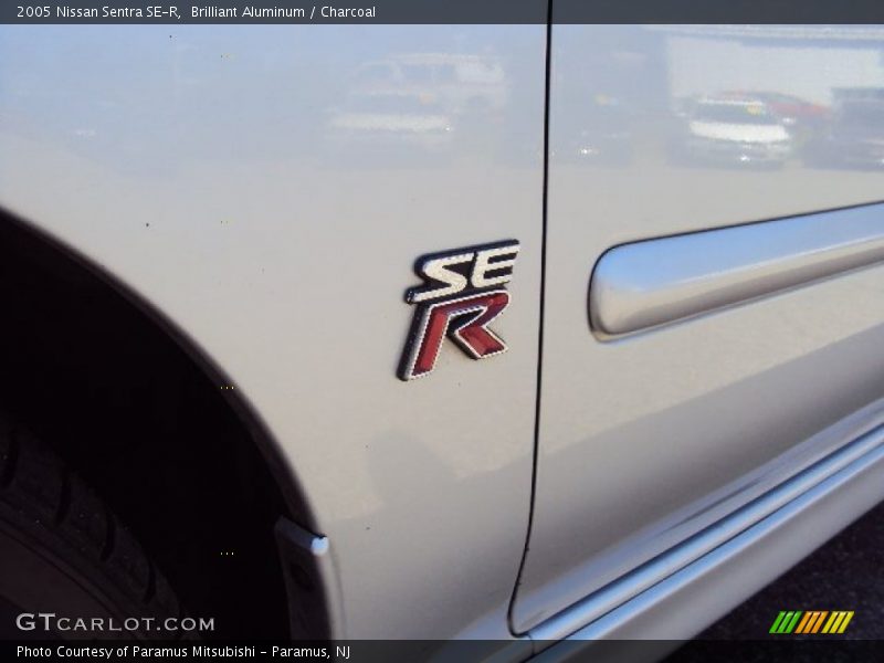 Brilliant Aluminum / Charcoal 2005 Nissan Sentra SE-R