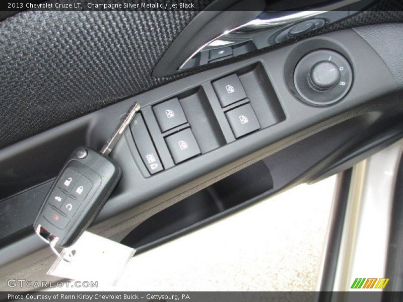 Champagne Silver Metallic / Jet Black 2013 Chevrolet Cruze LT