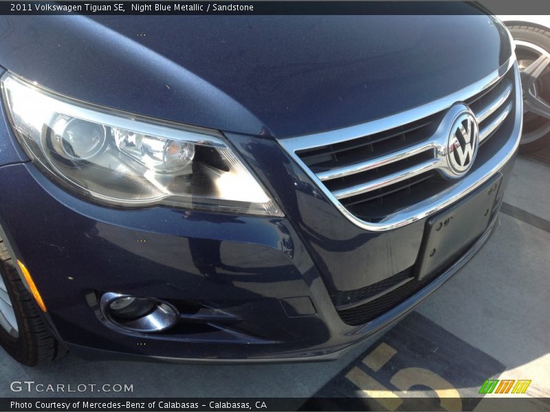 Night Blue Metallic / Sandstone 2011 Volkswagen Tiguan SE