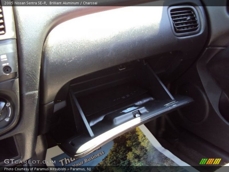 Brilliant Aluminum / Charcoal 2005 Nissan Sentra SE-R