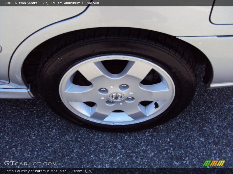 Brilliant Aluminum / Charcoal 2005 Nissan Sentra SE-R
