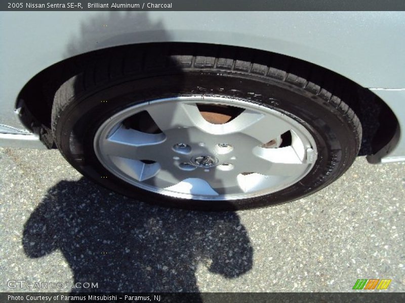 Brilliant Aluminum / Charcoal 2005 Nissan Sentra SE-R