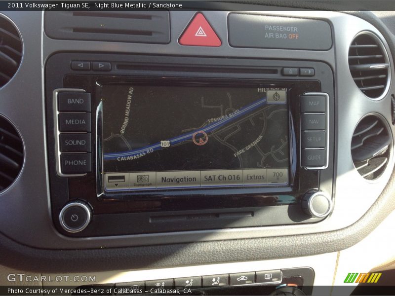 Night Blue Metallic / Sandstone 2011 Volkswagen Tiguan SE