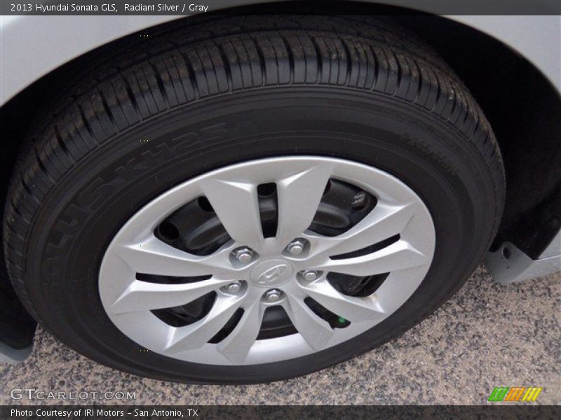 Radiant Silver / Gray 2013 Hyundai Sonata GLS