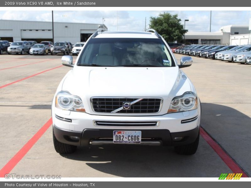 Ice White / Sandstone 2009 Volvo XC90 V8 AWD