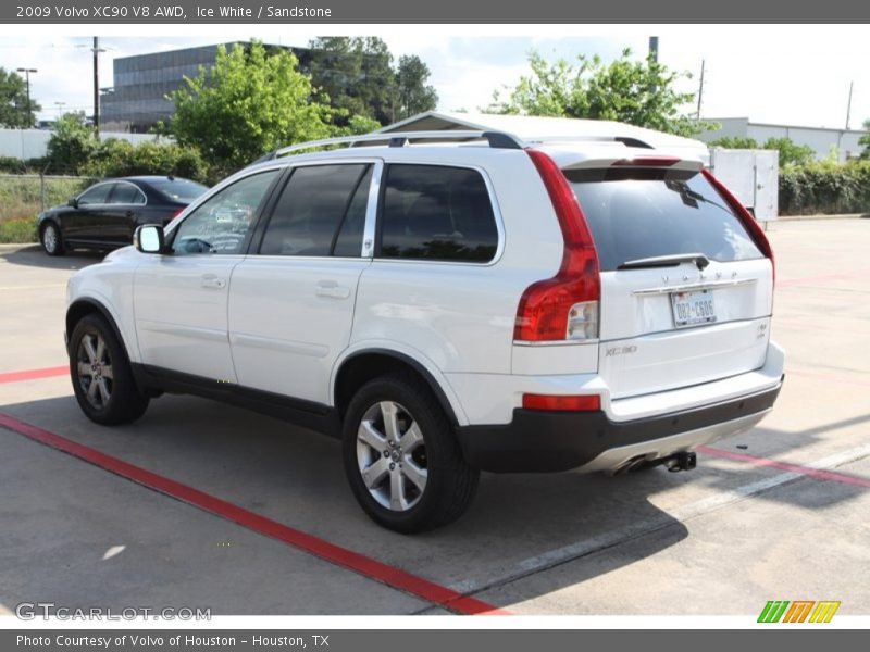 Ice White / Sandstone 2009 Volvo XC90 V8 AWD