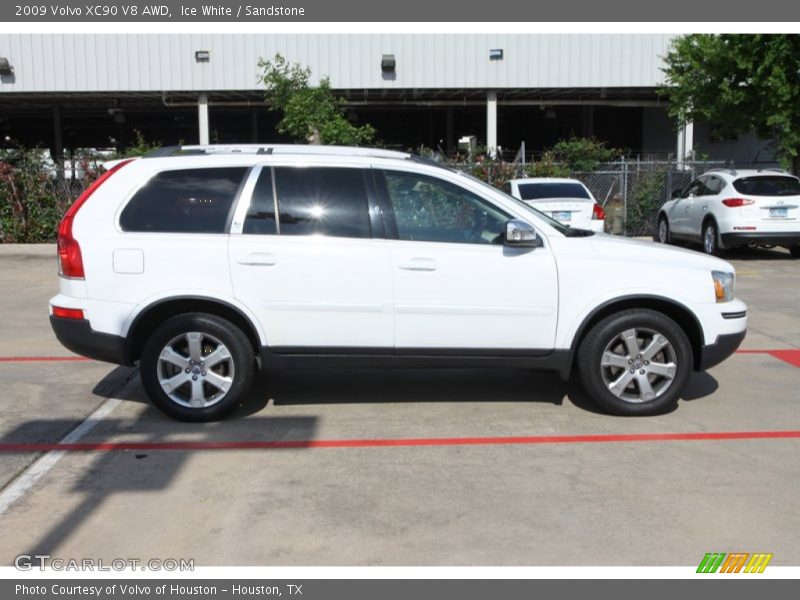 Ice White / Sandstone 2009 Volvo XC90 V8 AWD