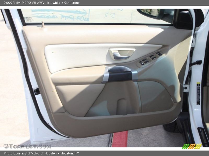 Ice White / Sandstone 2009 Volvo XC90 V8 AWD
