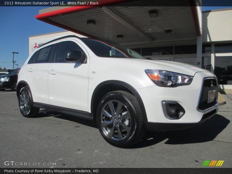 White Pearl / Black 2013 Mitsubishi Outlander Sport LE