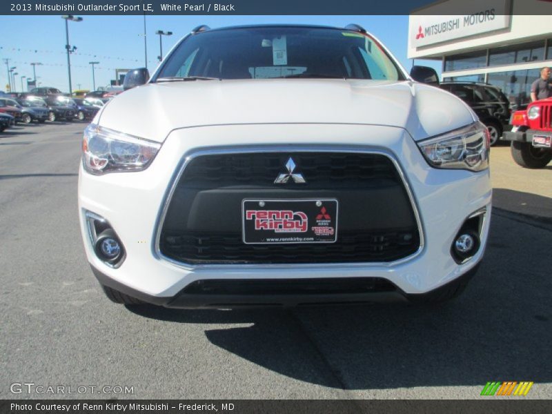 White Pearl / Black 2013 Mitsubishi Outlander Sport LE