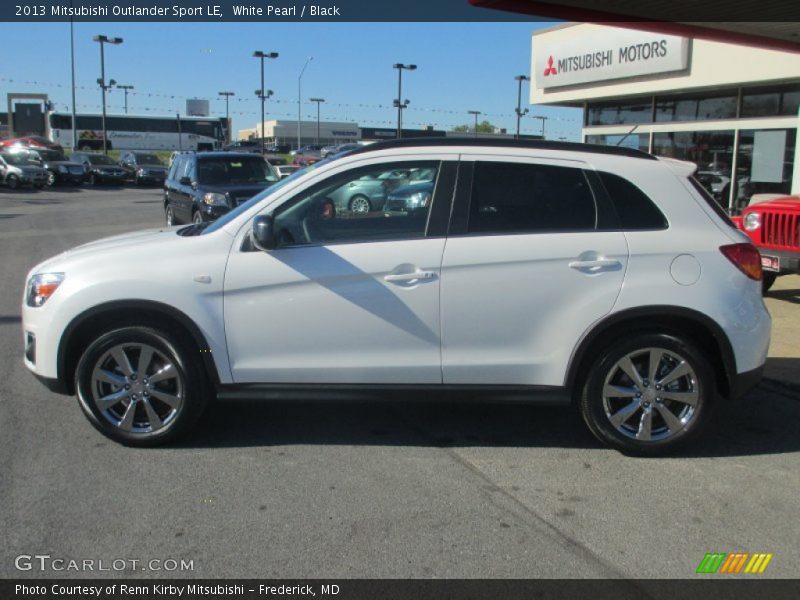 White Pearl / Black 2013 Mitsubishi Outlander Sport LE