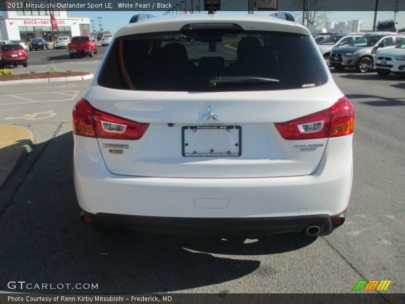 White Pearl / Black 2013 Mitsubishi Outlander Sport LE