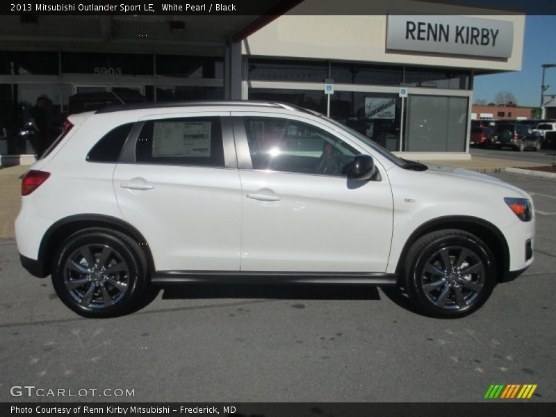 White Pearl / Black 2013 Mitsubishi Outlander Sport LE
