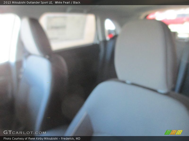 White Pearl / Black 2013 Mitsubishi Outlander Sport LE