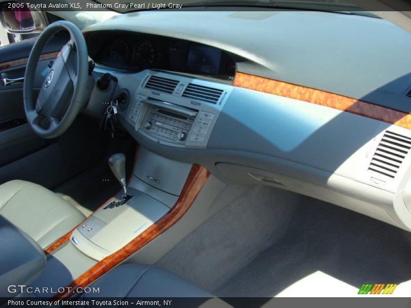 Phantom Gray Pearl / Light Gray 2006 Toyota Avalon XLS