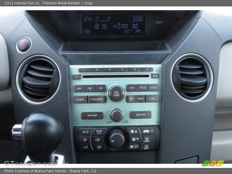 Polished Metal Metallic / Gray 2011 Honda Pilot LX