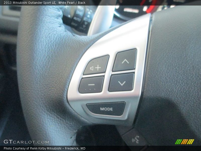 White Pearl / Black 2013 Mitsubishi Outlander Sport LE