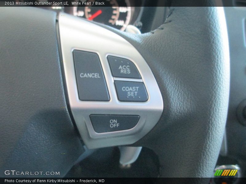 White Pearl / Black 2013 Mitsubishi Outlander Sport LE