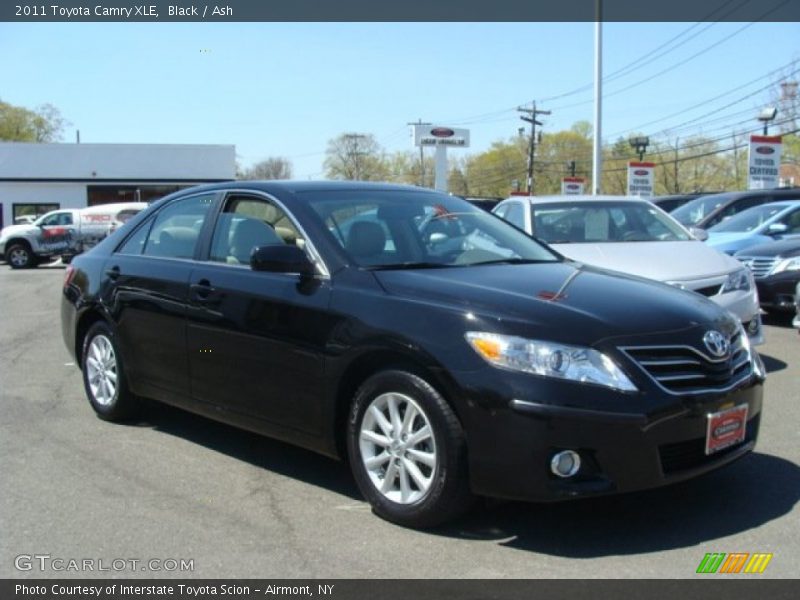 Black / Ash 2011 Toyota Camry XLE