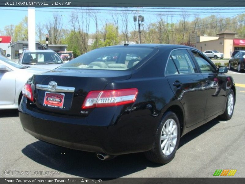 Black / Ash 2011 Toyota Camry XLE