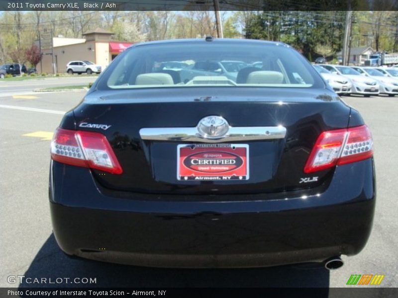 Black / Ash 2011 Toyota Camry XLE
