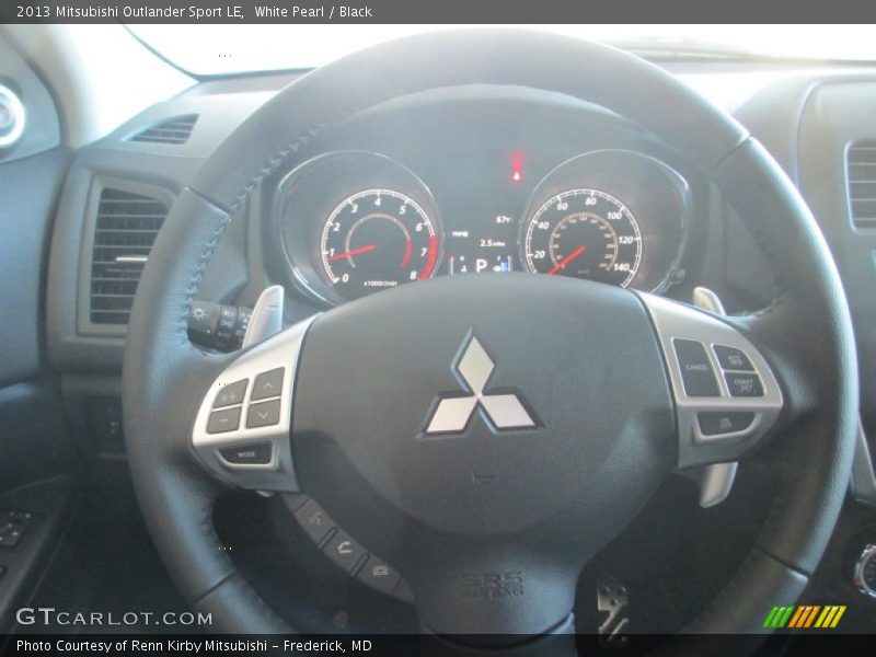 White Pearl / Black 2013 Mitsubishi Outlander Sport LE