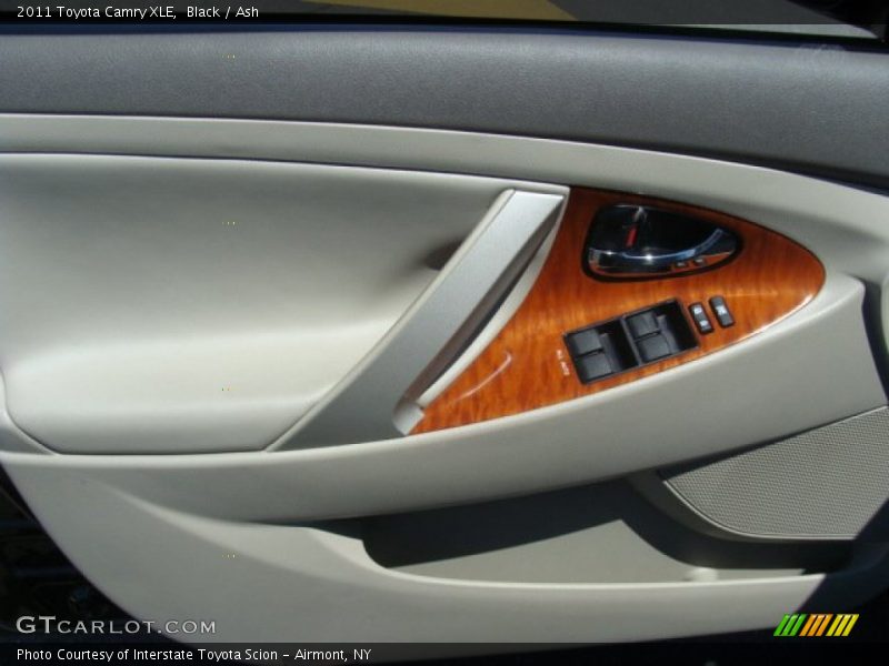 Black / Ash 2011 Toyota Camry XLE
