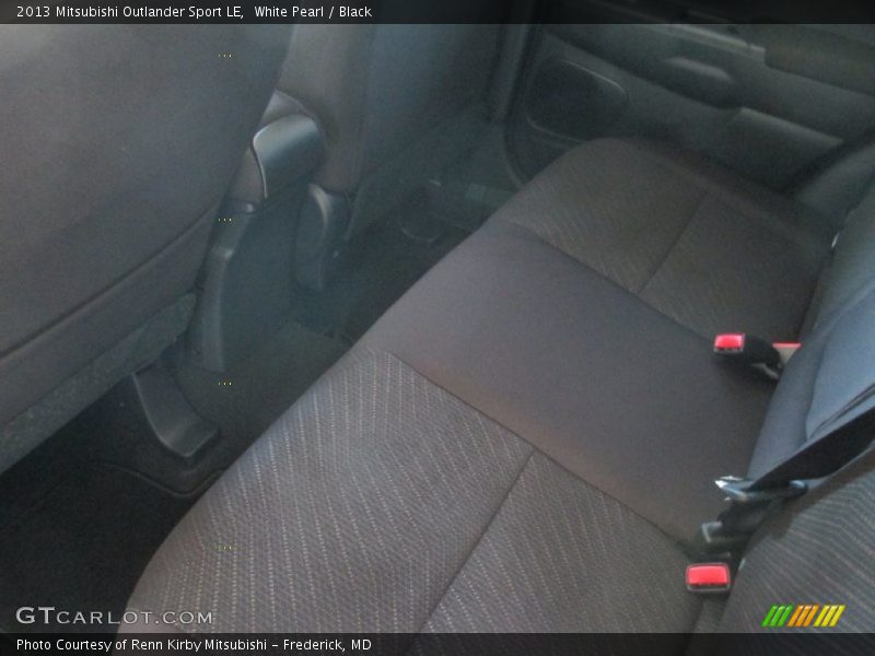 White Pearl / Black 2013 Mitsubishi Outlander Sport LE