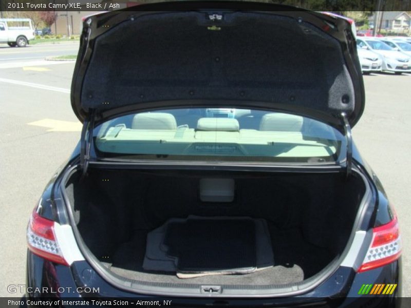 Black / Ash 2011 Toyota Camry XLE