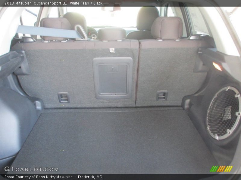 White Pearl / Black 2013 Mitsubishi Outlander Sport LE