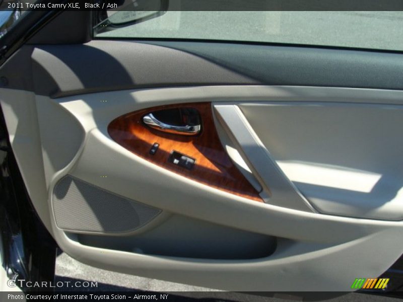 Black / Ash 2011 Toyota Camry XLE