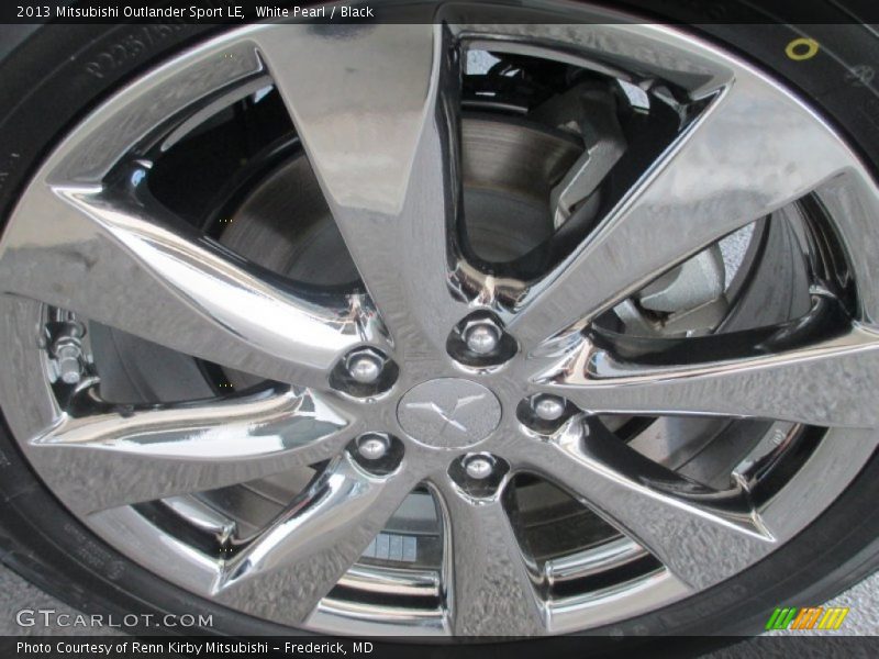 White Pearl / Black 2013 Mitsubishi Outlander Sport LE