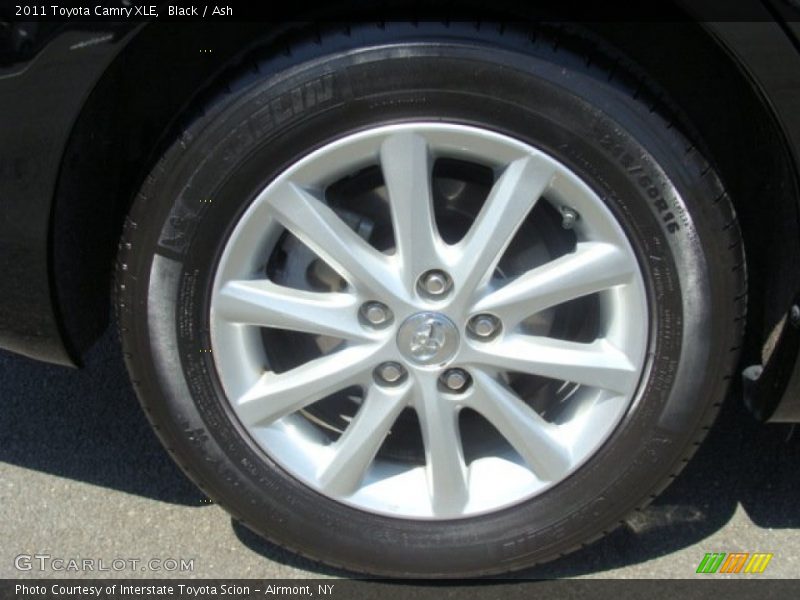 Black / Ash 2011 Toyota Camry XLE