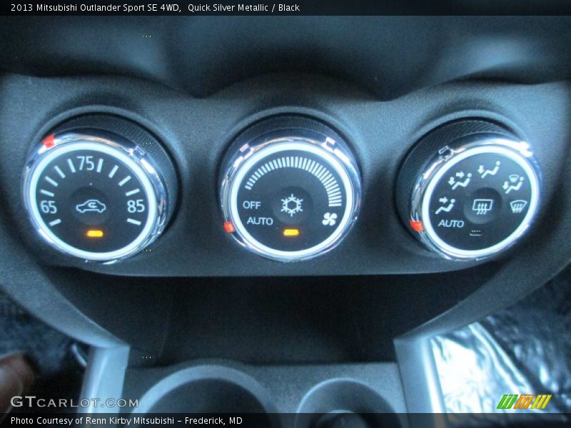 Quick Silver Metallic / Black 2013 Mitsubishi Outlander Sport SE 4WD