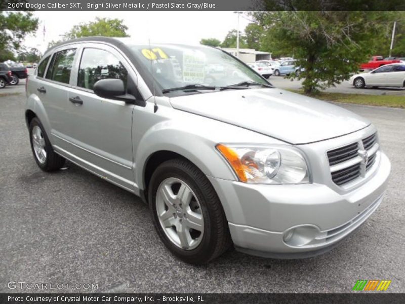 Front 3/4 View of 2007 Caliber SXT