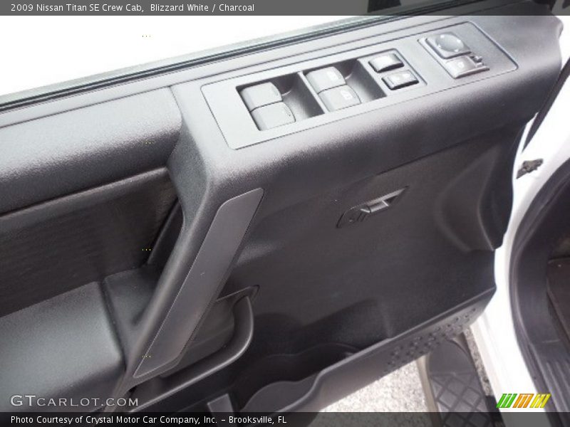 Blizzard White / Charcoal 2009 Nissan Titan SE Crew Cab