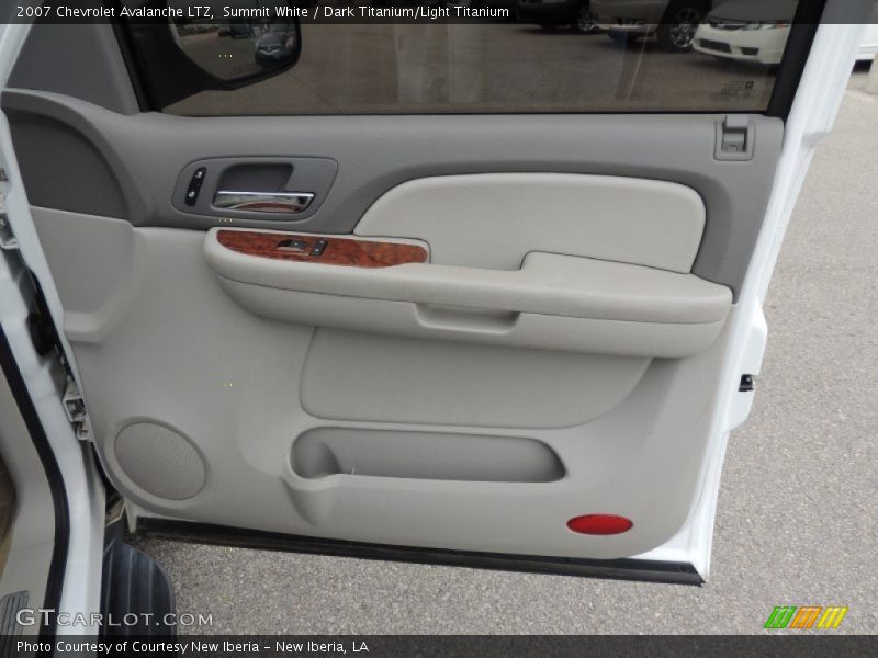 Summit White / Dark Titanium/Light Titanium 2007 Chevrolet Avalanche LTZ