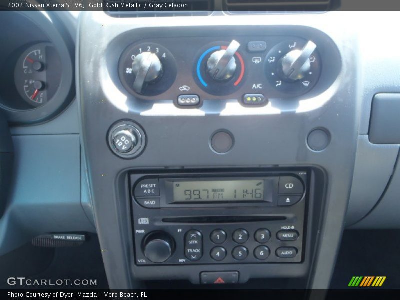Gold Rush Metallic / Gray Celadon 2002 Nissan Xterra SE V6