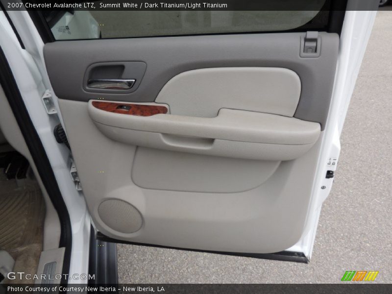 Summit White / Dark Titanium/Light Titanium 2007 Chevrolet Avalanche LTZ