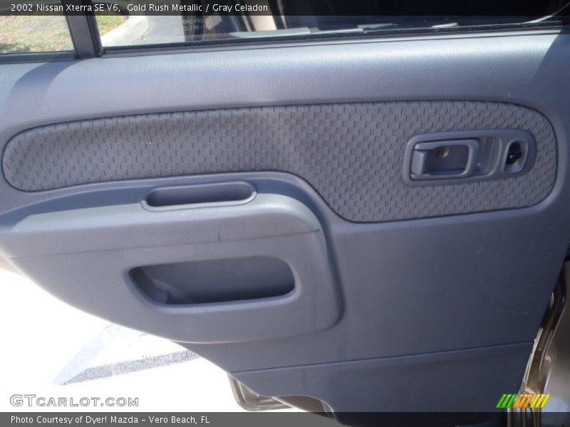 Gold Rush Metallic / Gray Celadon 2002 Nissan Xterra SE V6