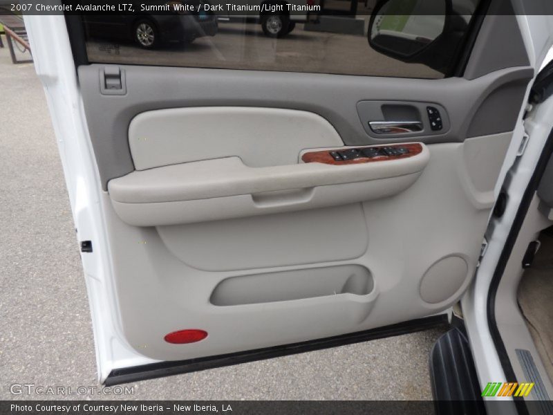 Summit White / Dark Titanium/Light Titanium 2007 Chevrolet Avalanche LTZ