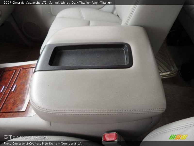 Summit White / Dark Titanium/Light Titanium 2007 Chevrolet Avalanche LTZ
