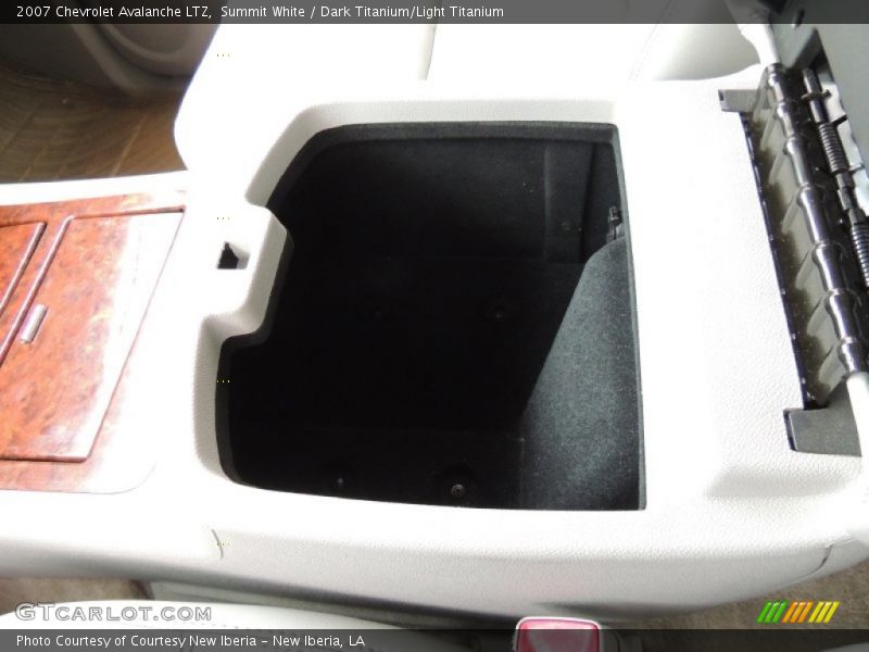 Summit White / Dark Titanium/Light Titanium 2007 Chevrolet Avalanche LTZ