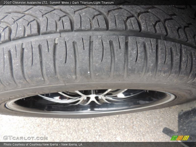 Summit White / Dark Titanium/Light Titanium 2007 Chevrolet Avalanche LTZ