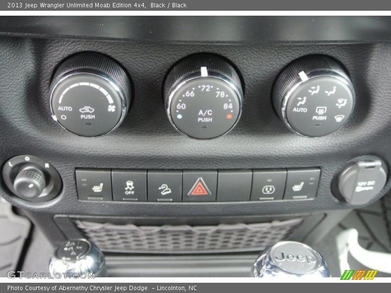 Controls of 2013 Wrangler Unlimited Moab Edition 4x4