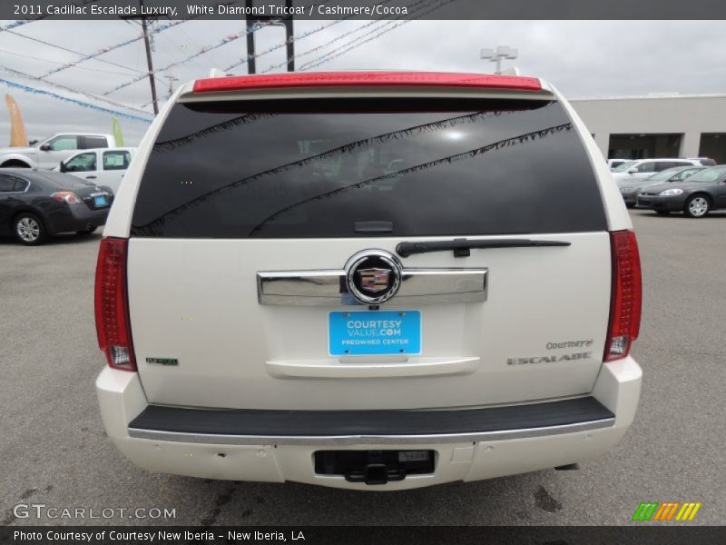 White Diamond Tricoat / Cashmere/Cocoa 2011 Cadillac Escalade Luxury